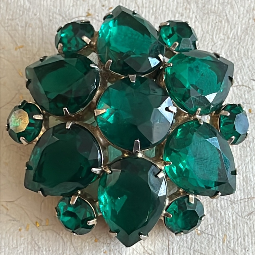 Vintage forest green open back floral brooch pear stone petals faceted backs
